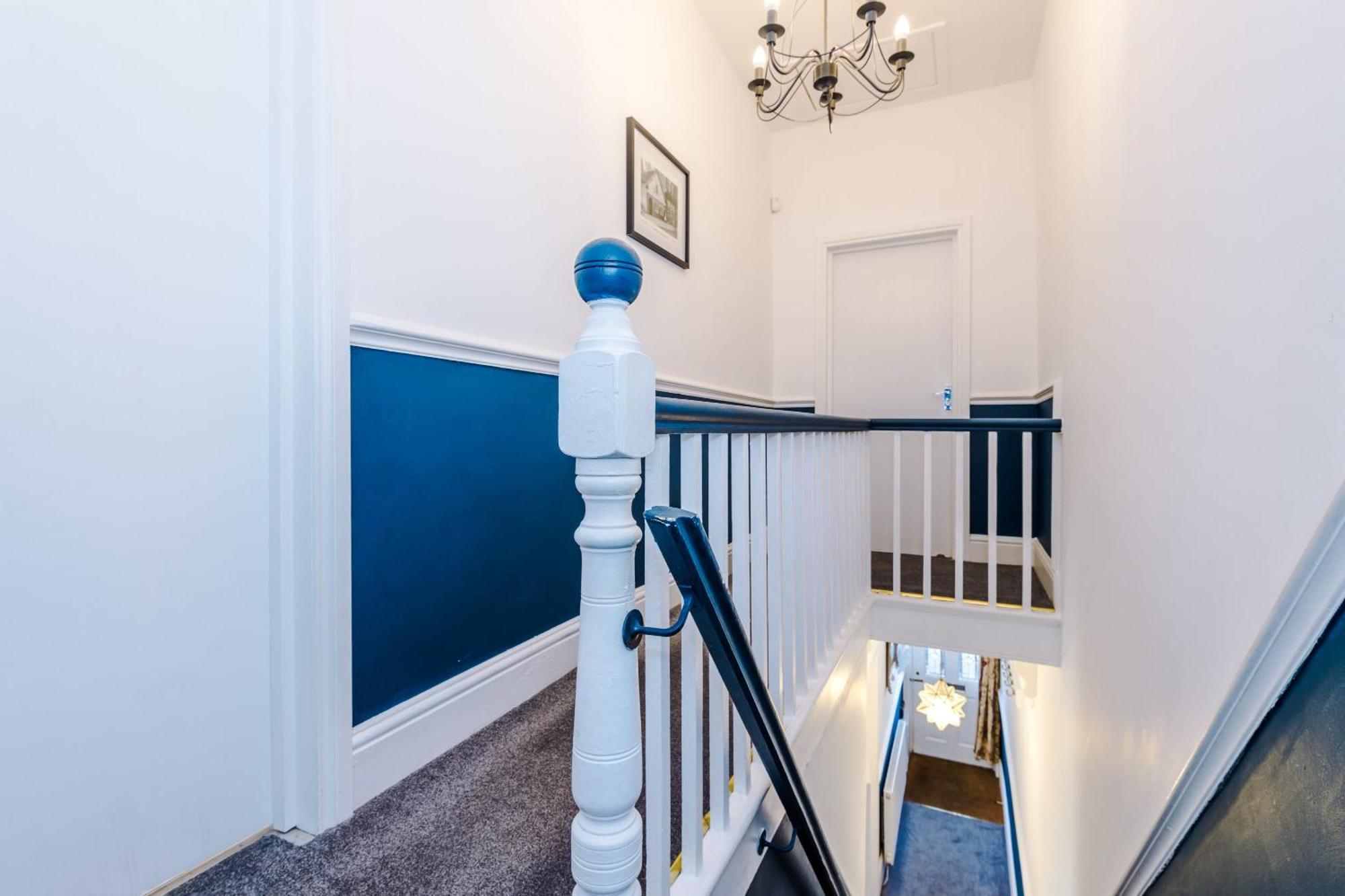 R&R At A Character Victorian Home Manchester Exterior foto