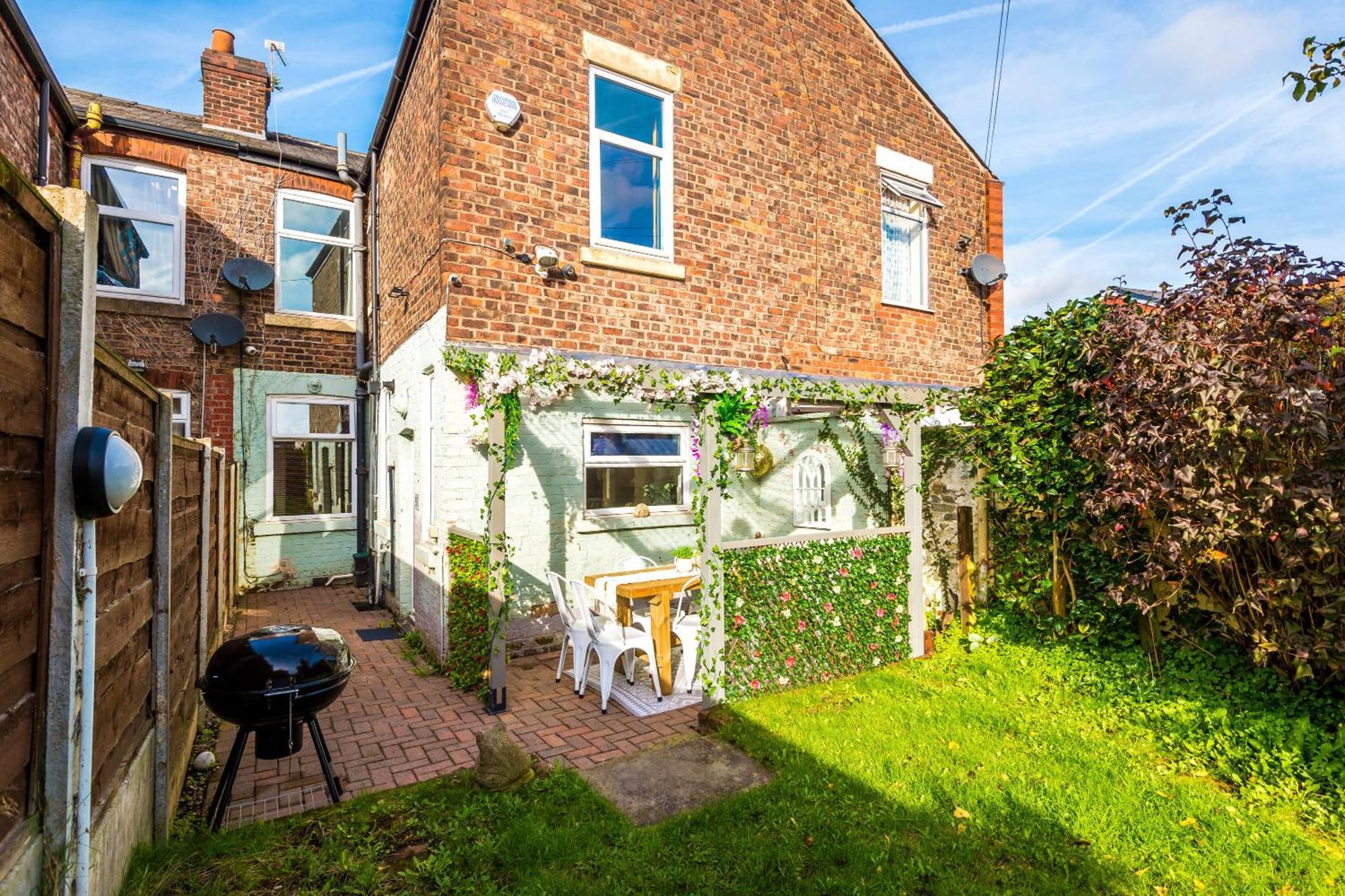 R&R At A Character Victorian Home Manchester Exterior foto